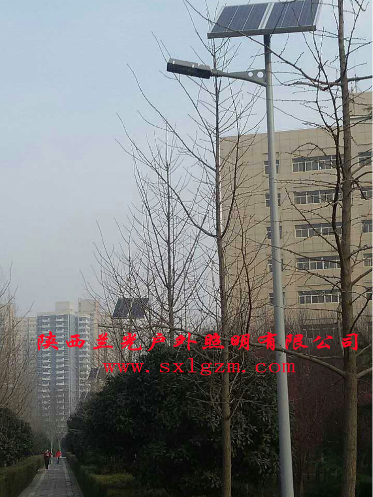 學校太陽能路燈安裝 學校太陽能路燈安裝